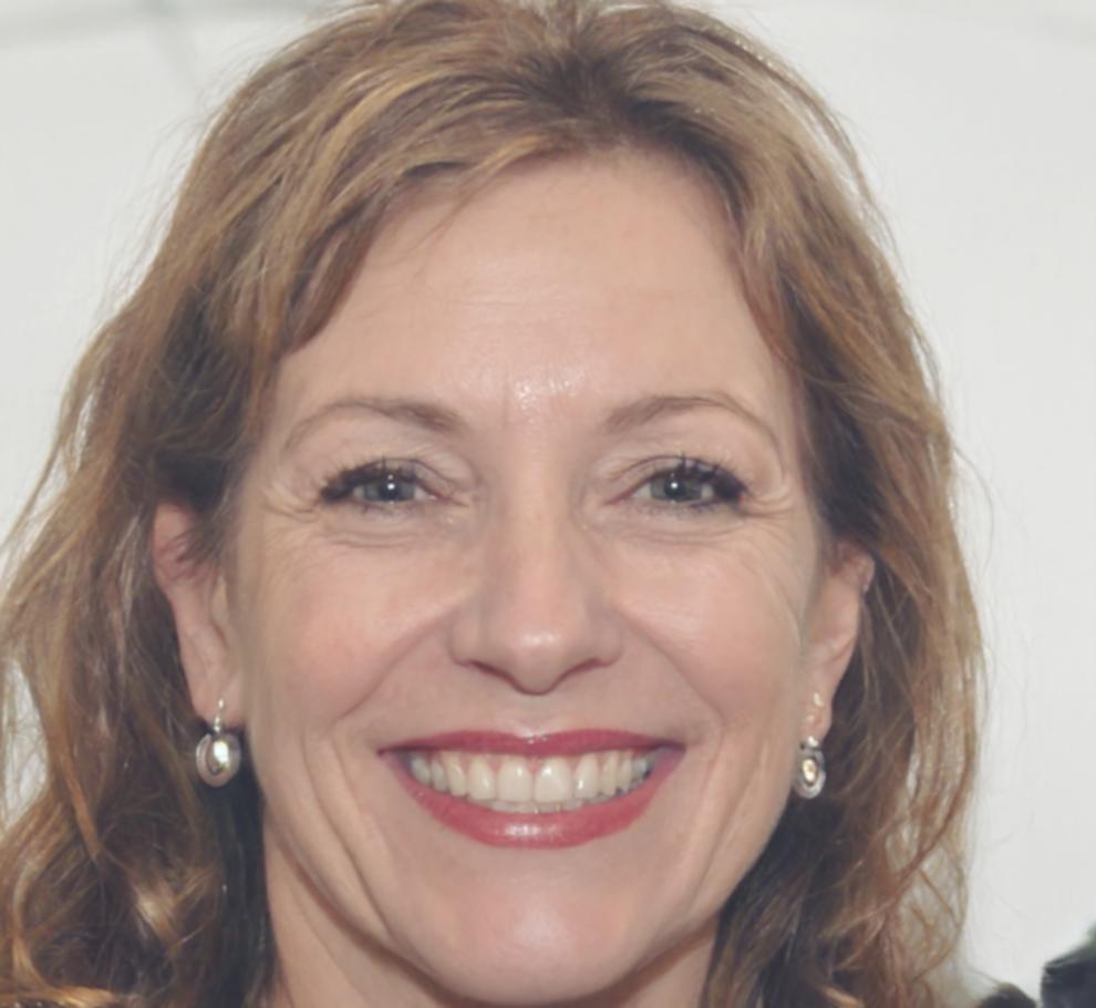 Retrato profesional de Amira Treviño